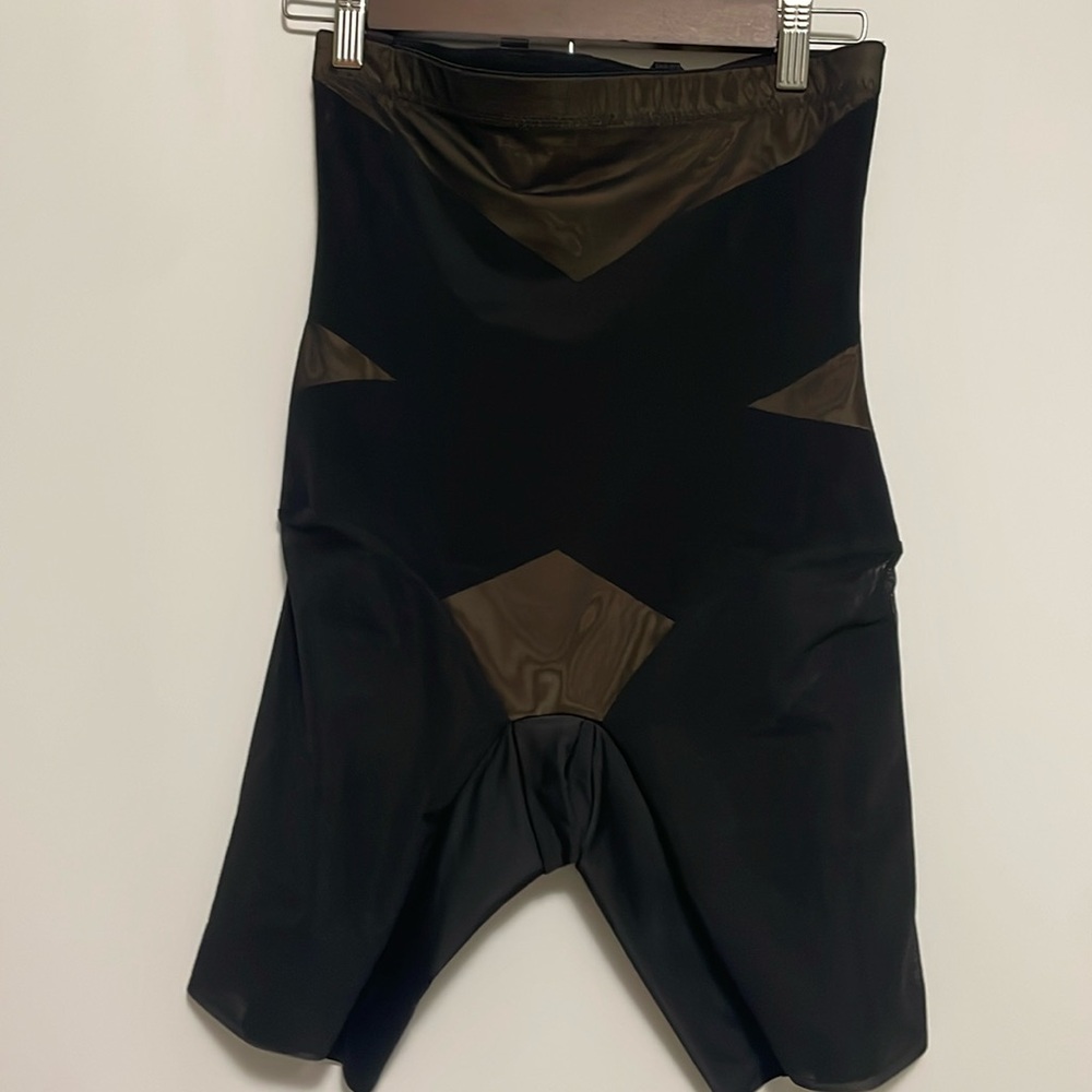 Honeylove Black Shaping Shorts with Gloss Panel Accents